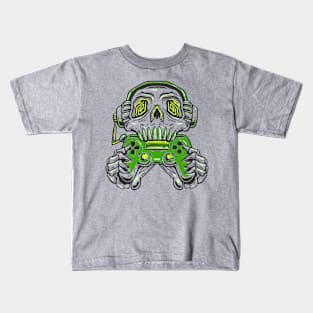 A skull gamer holding a green joystick controller and wearing headphone. Kids T-Shirt